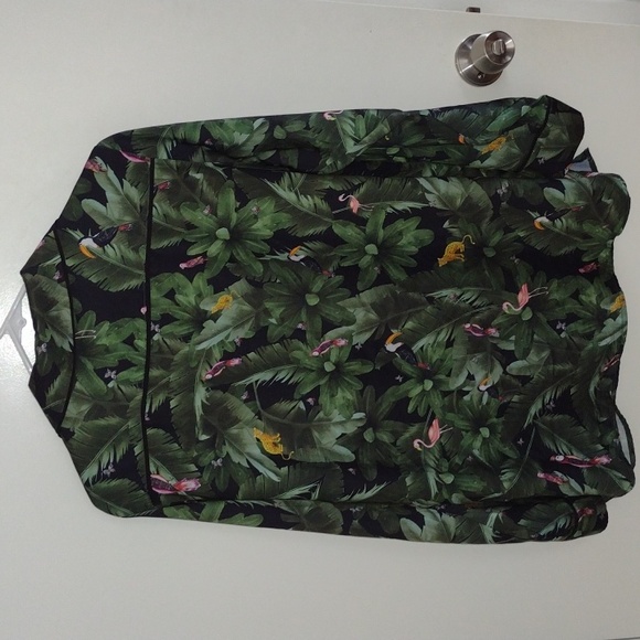 Plush Satin Jungle Print Button Down Pajama Shirt Size M Tropical Animal Print - Picture 13 of 13